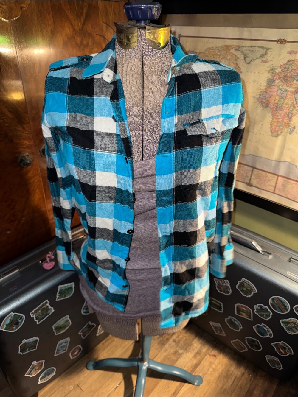 Hurley Men's Blue Black Plaid Long Sleeve Button-Down Flannel Shirt Size M
